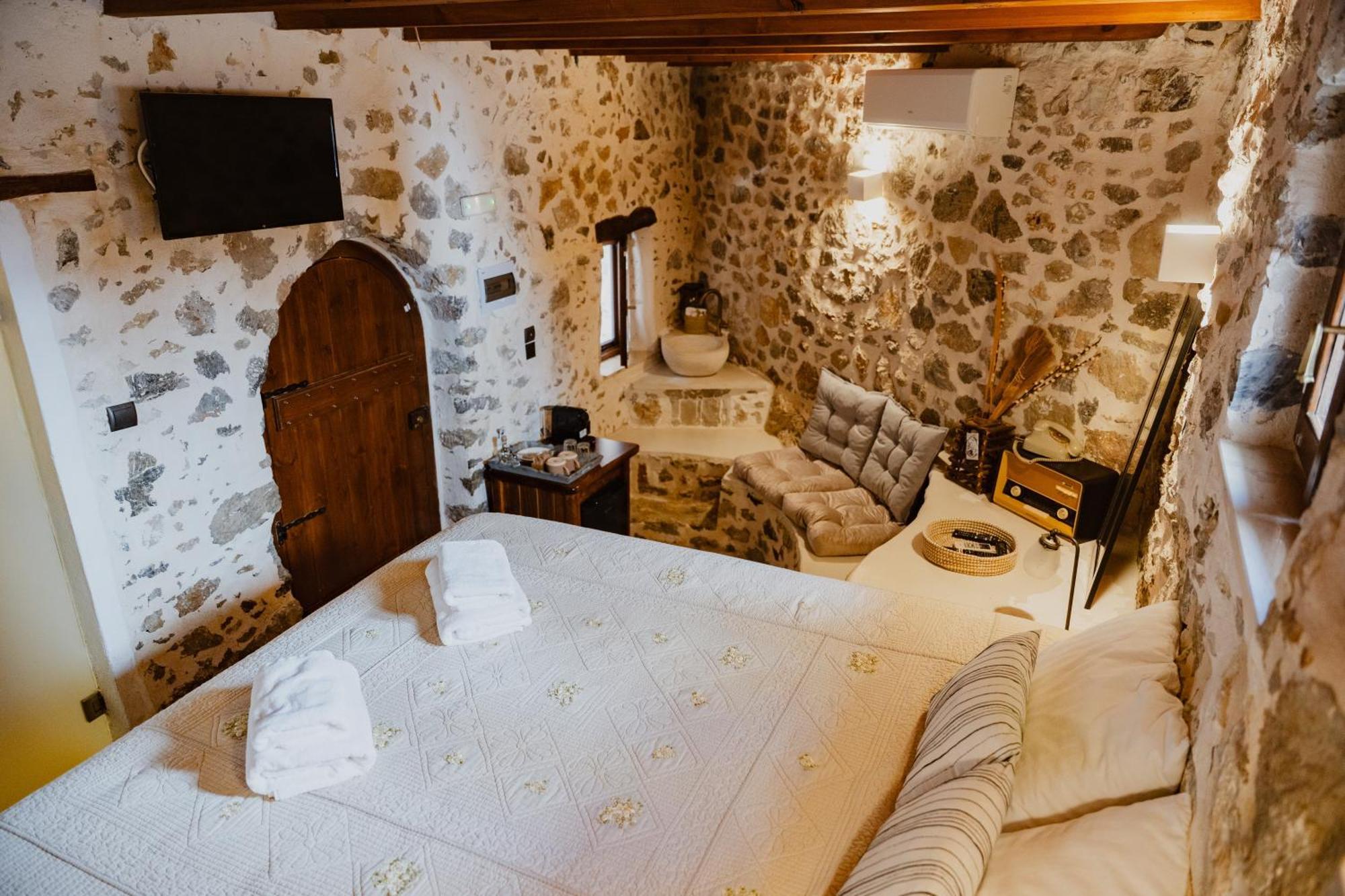 Domus Polymnia, Hospitality At Its Best! Apartmán Spílion