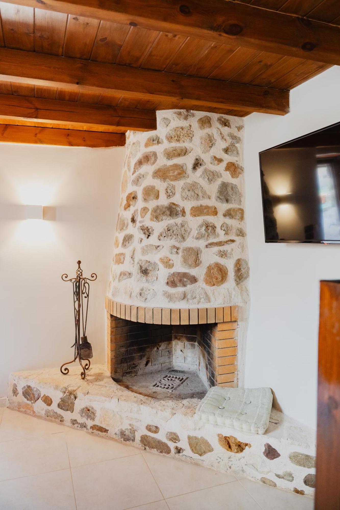 Domus Polymnia, Hospitality At Its Best! * Spílion