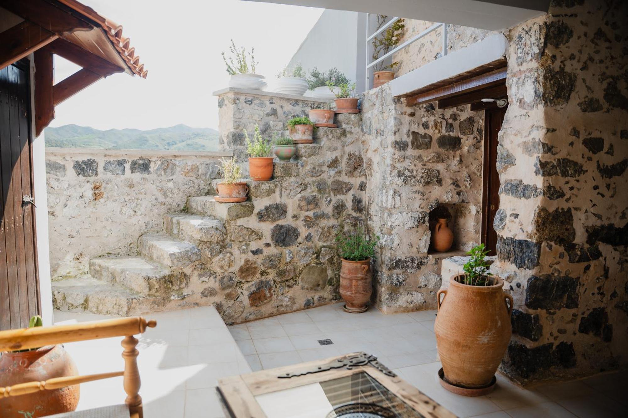 Domus Polymnia, Hospitality At Its Best! Spílion