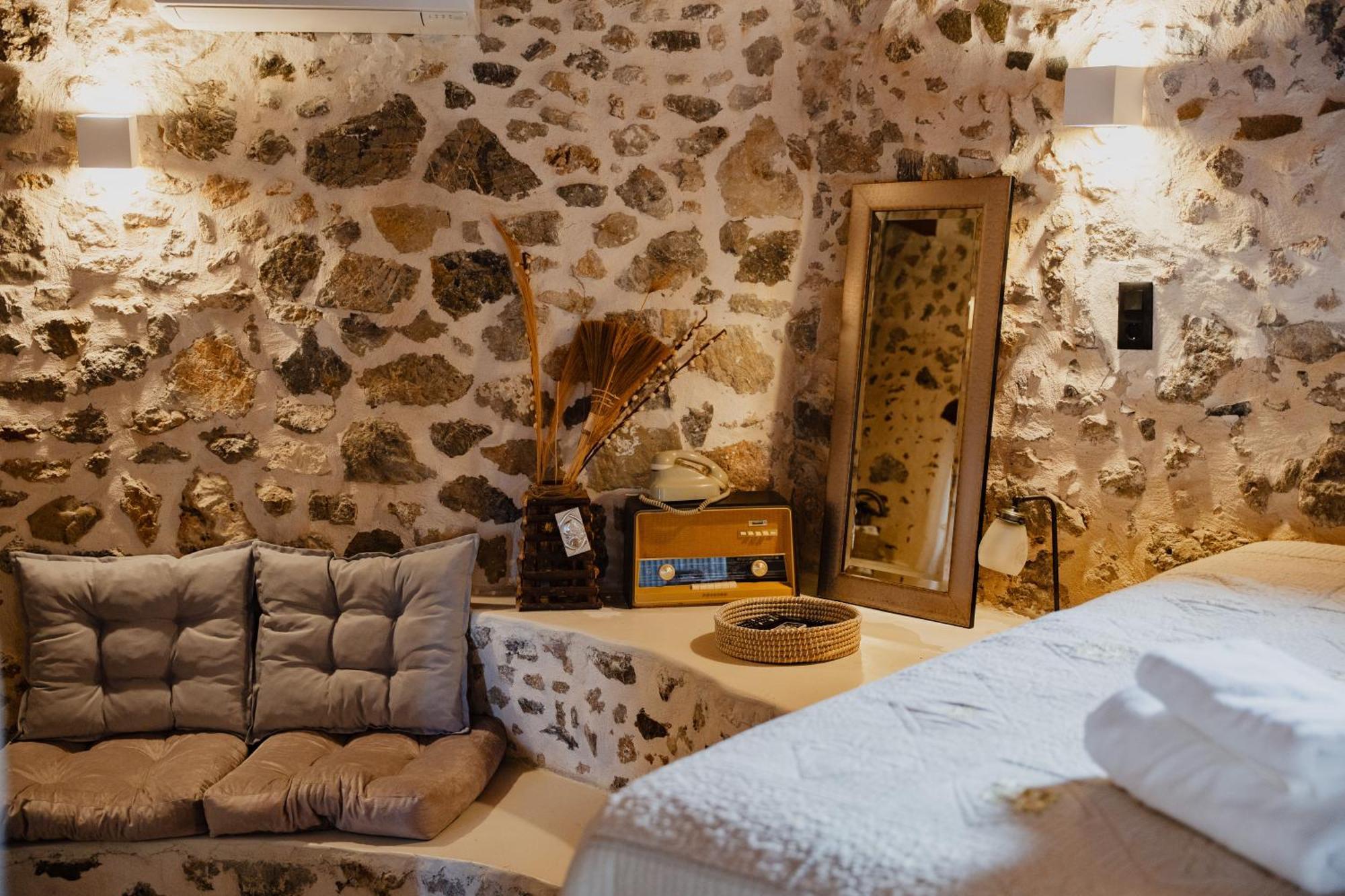 Domus Polymnia, Hospitality At Its Best! Spílion